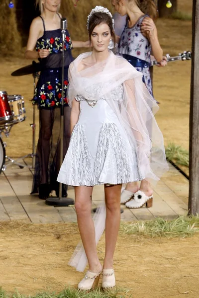 Look 63